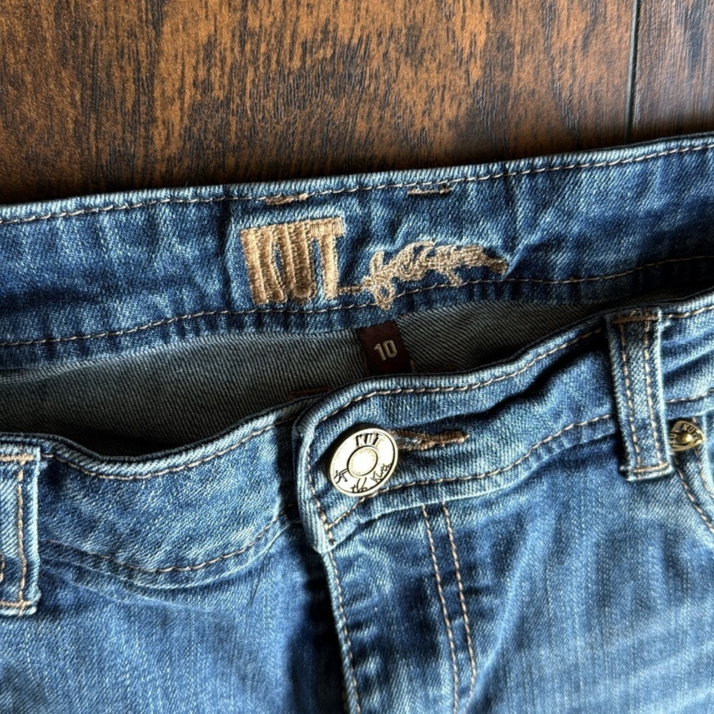 Kut From The Cloth size 10 Denim Stretch Shorts (F9) - Picture 2 of 8